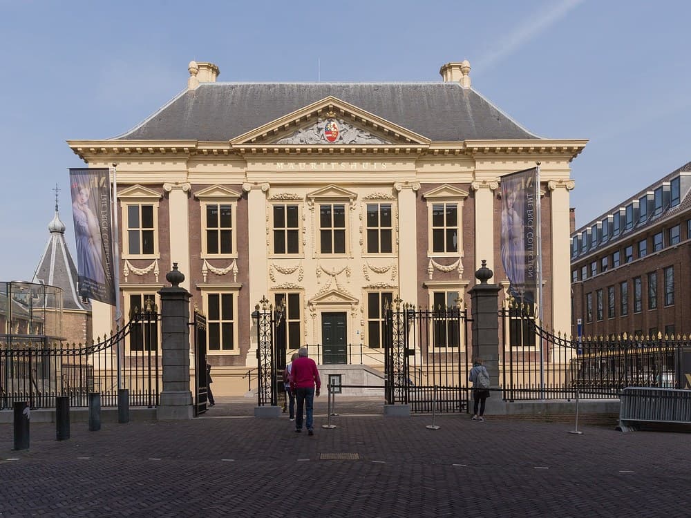 A 17th-Century Palace